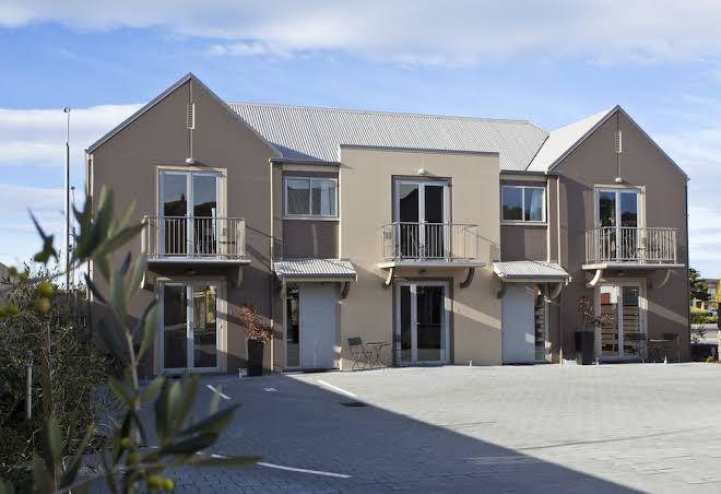 Highfield mews motel