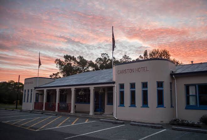 Garston hotel and cafe