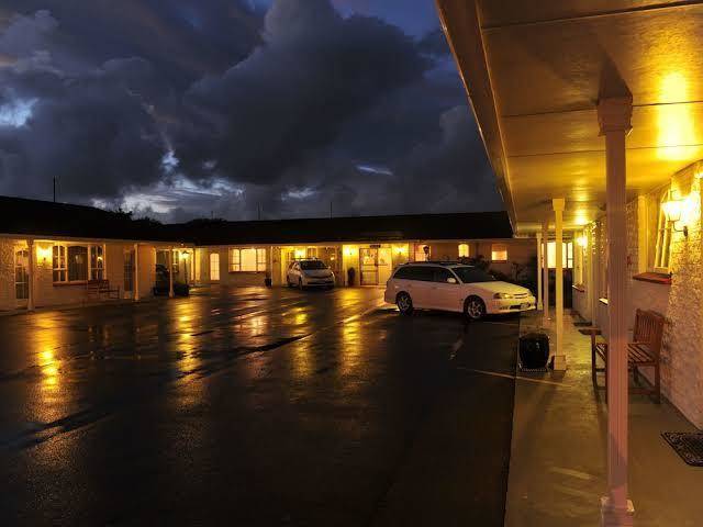 Surrey Court Motel Invercargill Image