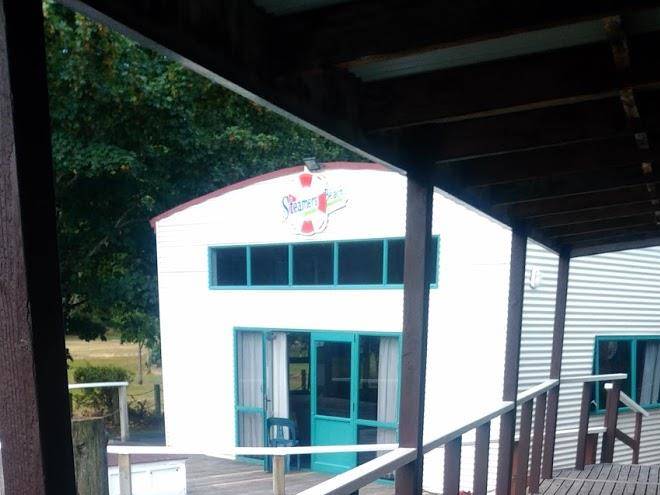 Steamers beach backpackers bbh