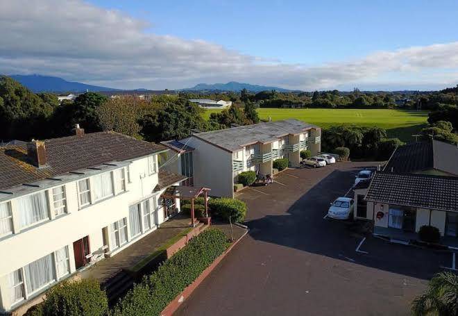 Coronation court motel