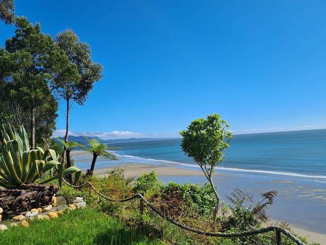 Golden bay lodge & organic gardens