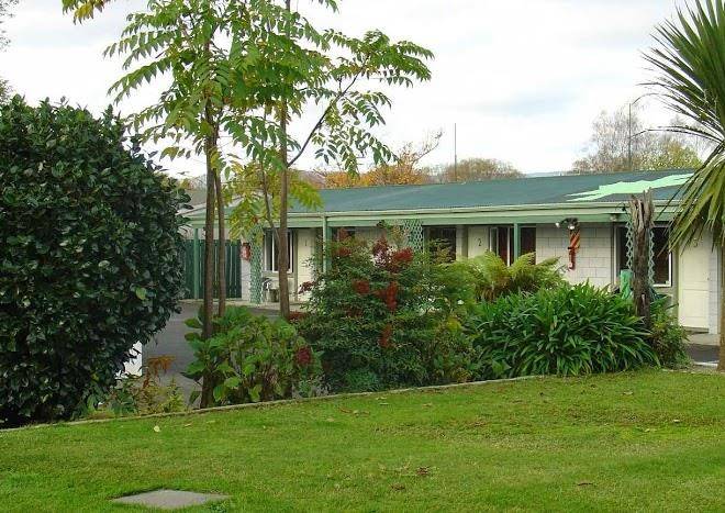 Maple lodge motel