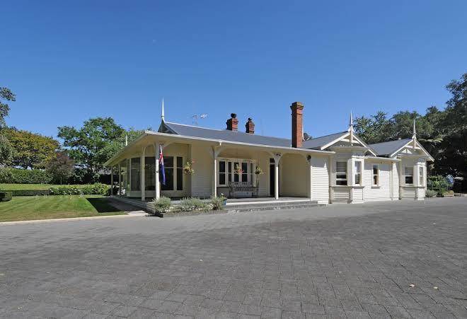 Oak lane lodge