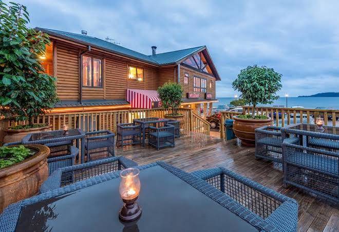Lakefront lodge taupo
