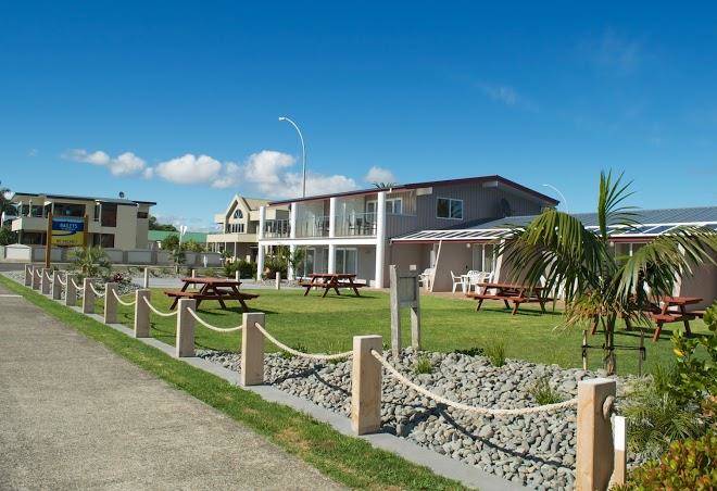Baileys at the beach motel