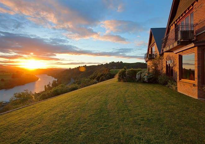 Lake karapiro lodge