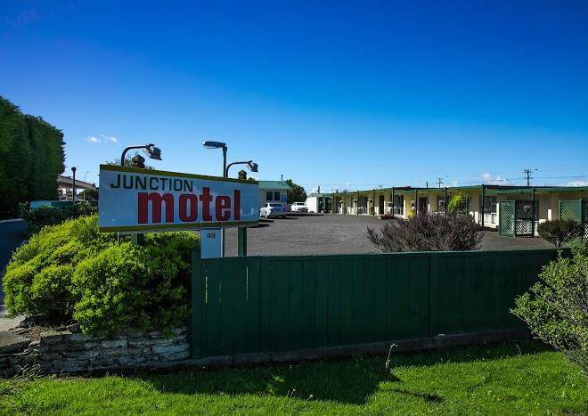 Junction motel sanson