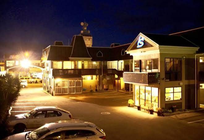 Kiwi studios motel