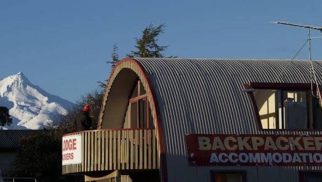 Alpine motel & backpackers lodge