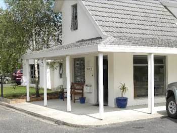 Kapiti Lindale Motel & Conference Centre Image