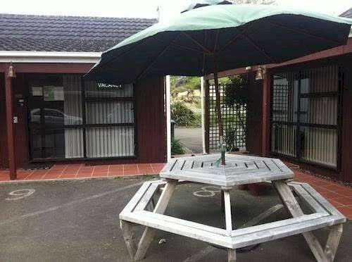 Jade court motel
