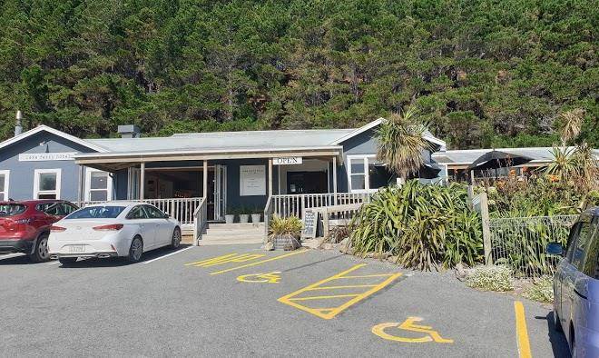 Lake ferry hotel