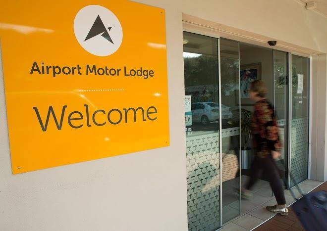 Airport motor lodge