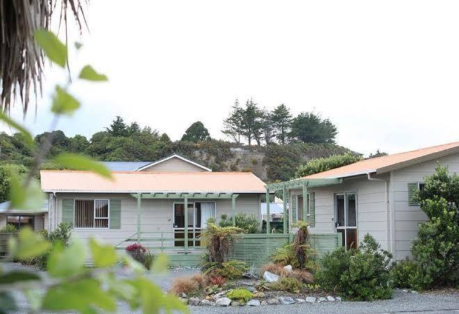 252 beachside motels & holiday park