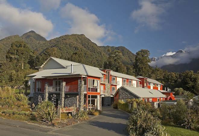 Distinction fox glacier te weheka hotel