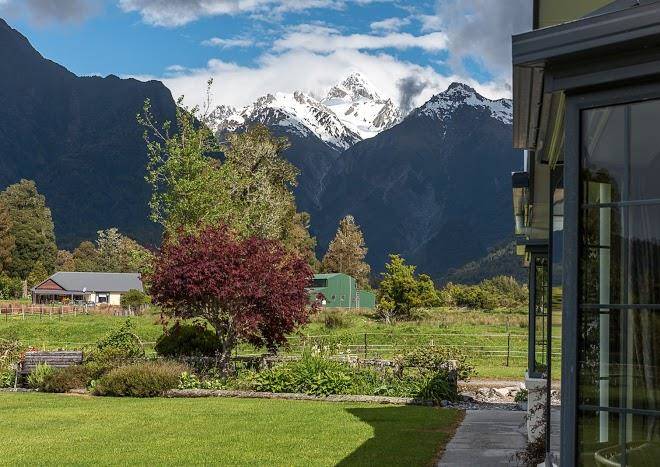 Fox glacier mountainview bed and breakfast