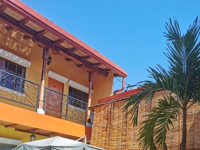 Hotel california pool & lounge