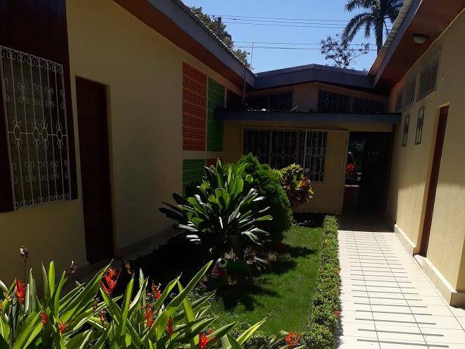 Hotel escuela udem