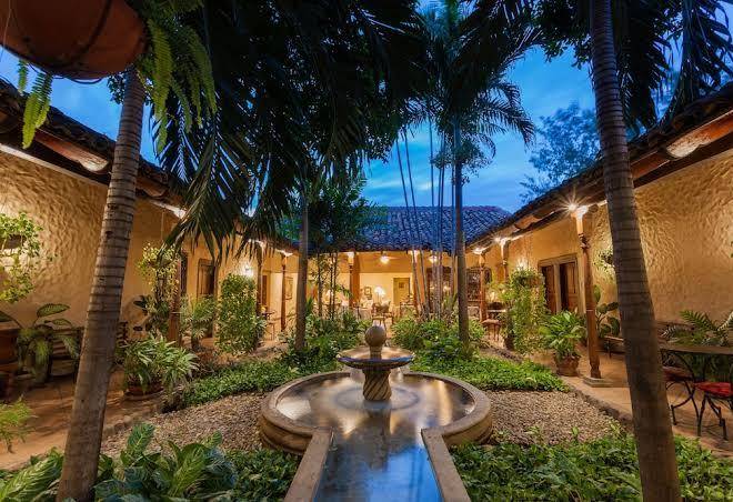 Hotel los robles