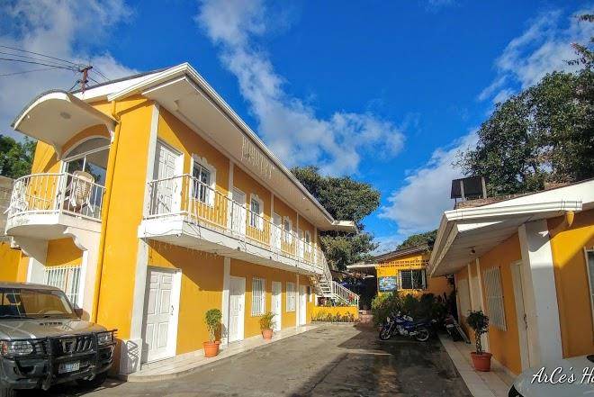 Arce's hotel