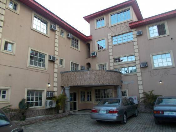 Hummer hotel