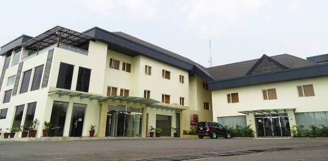 Monty suites uyo