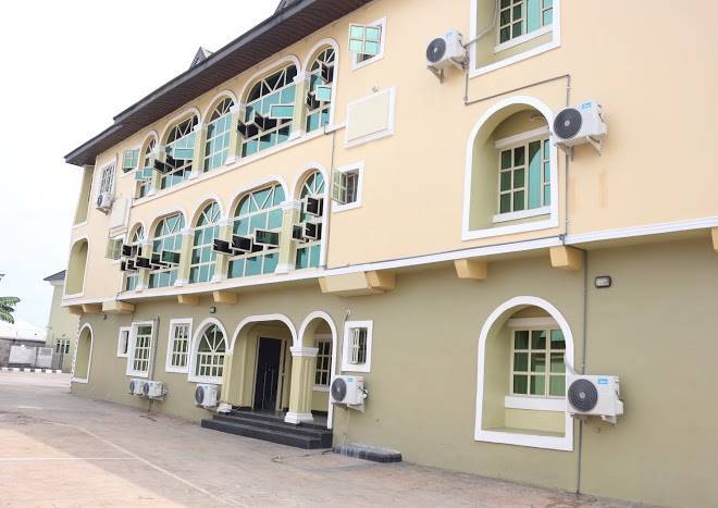 Tommsville hotels