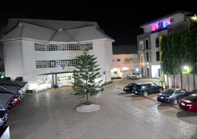 Golphin's suites and hotel