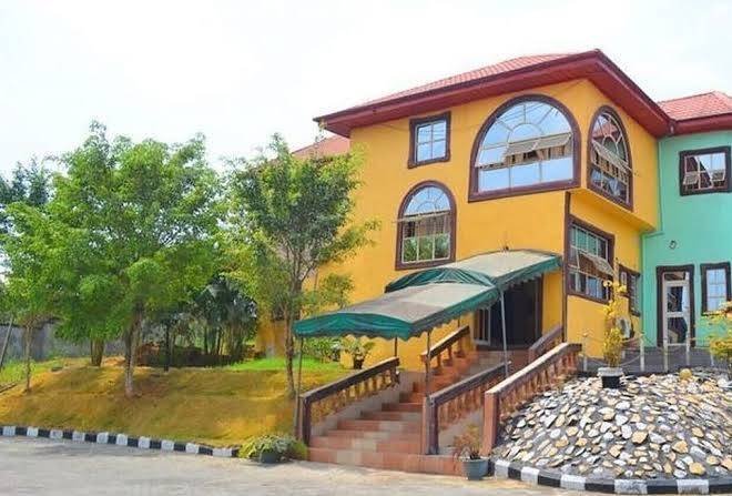 Dekka hotels