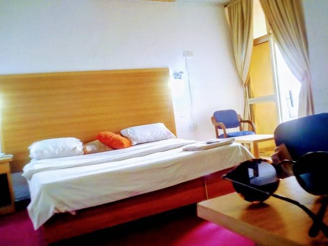 De o's hotel ltd