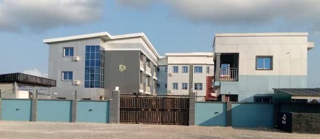 Dacey hotel & suites