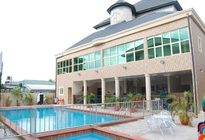 Cane wood hotel