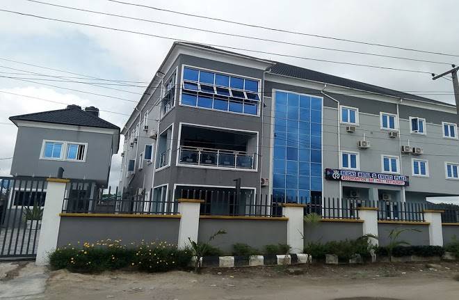 Reigns hotel & events place
