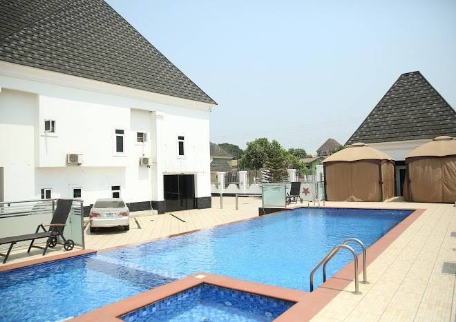 Poshlux executive hotel ltd