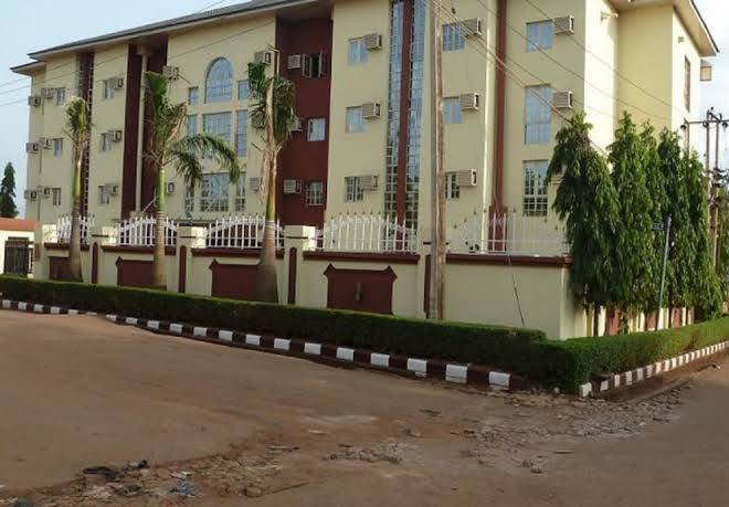 Nondon hotel