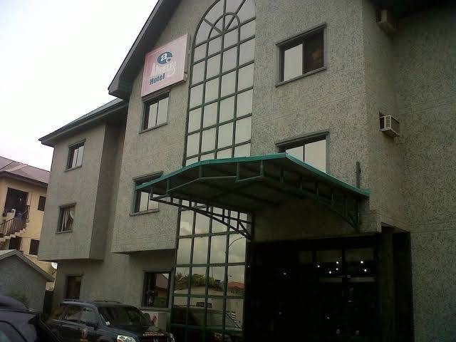 Angeles hotel
