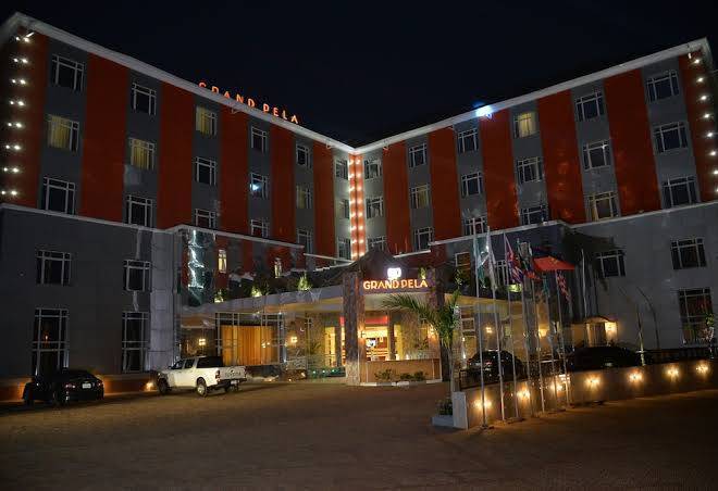 Grand pela hotel & suites