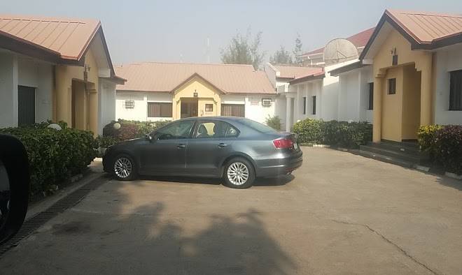 Rayfield hotel