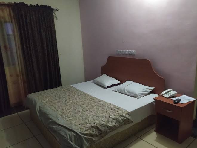 Adlag hotel
