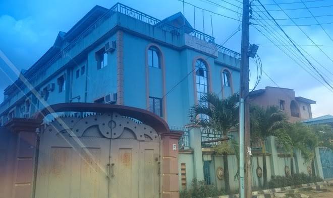 Blueroof hotel & suites