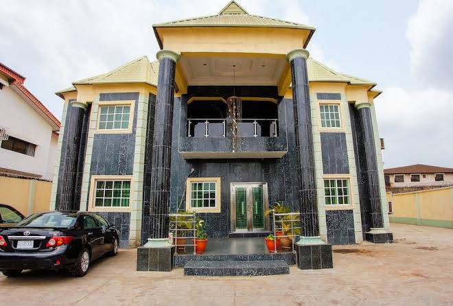 Ccise court hotel