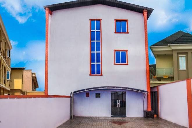 Paradise hotel & suites