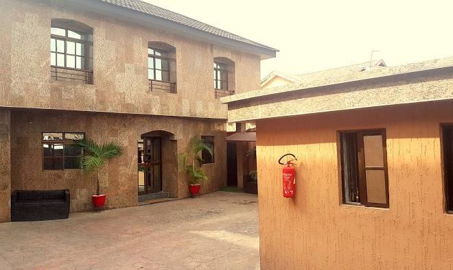 Elicris place