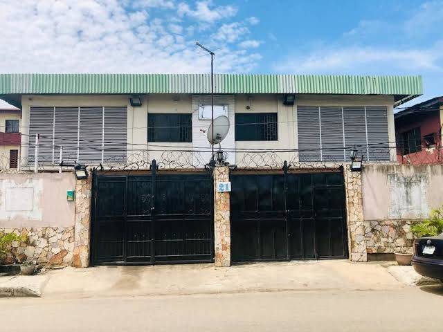 De clove residence