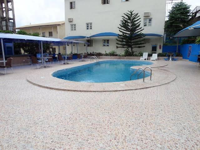 Woodridge hotel