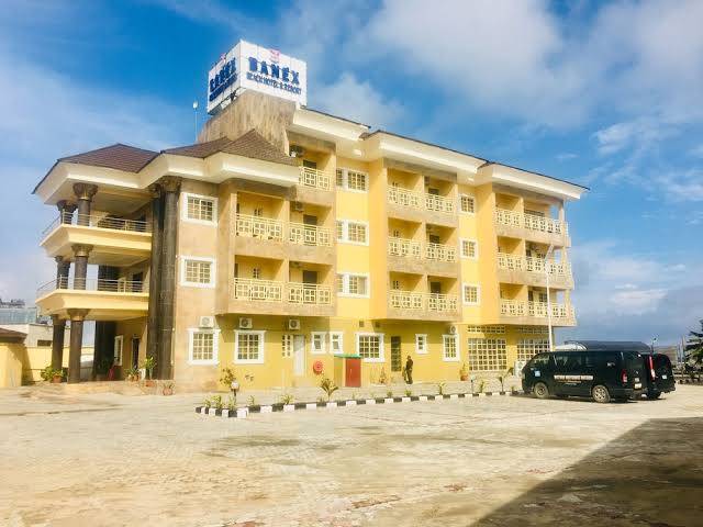 Banex hotel & suites