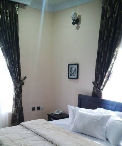 Queen idia suite