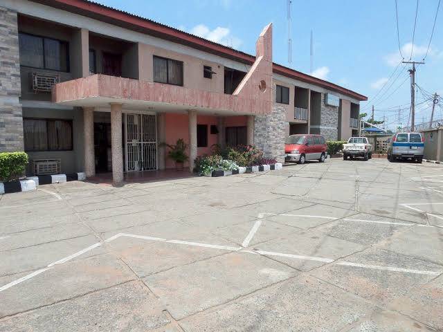 Selino suites