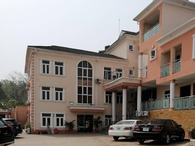 Keem hotel and suites